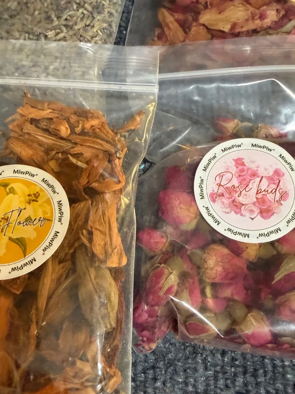 Dried Flowers for Crafts, Resin, Scrapbooking, and Decor.